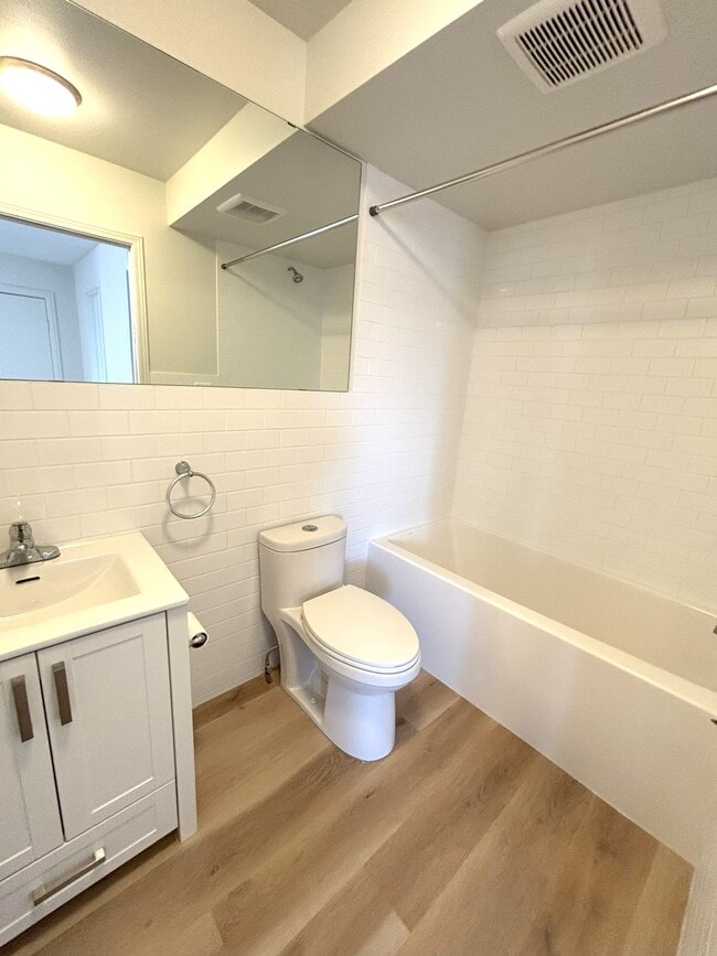 Photo - Fully Renovated 2BR in the Heart of Downtown Orillia Unité 1