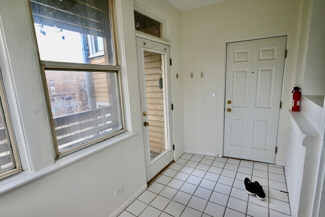 Photo - 1113 W Lill Ave