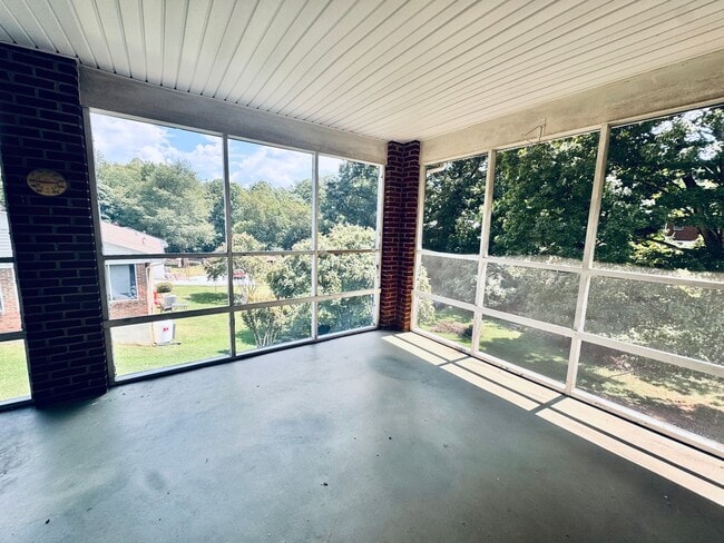 Photo - 5712 Kanawha Rd