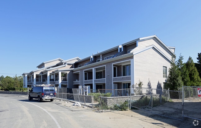 Primary Photo - Harbor's Edge