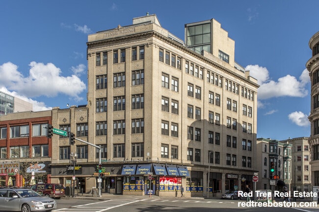Building Photo - 1102 Boylston St Unit 1T Rental