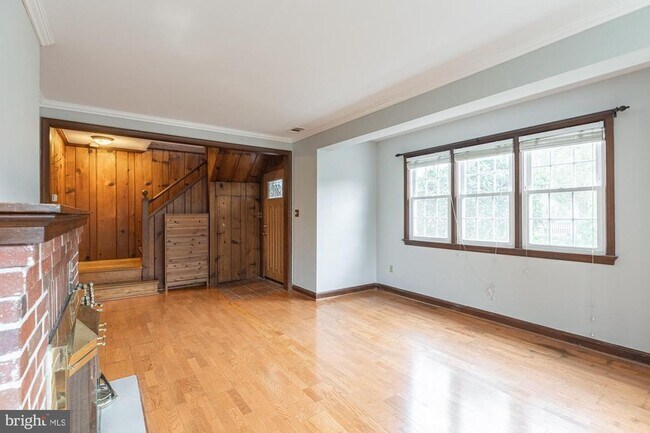 Photo - 1906 S Ives St