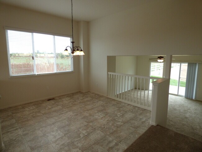 Photo - Tri-Level 3 Bedroom Home in Village East Subdivision in Windsor