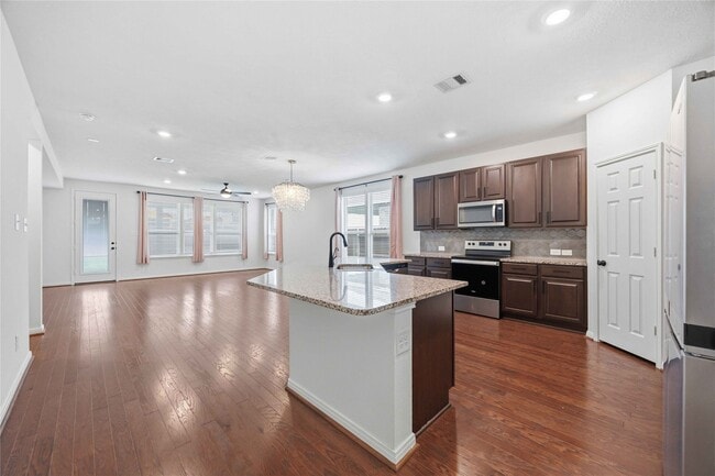 Photo - 7627 Coral Ky Dr