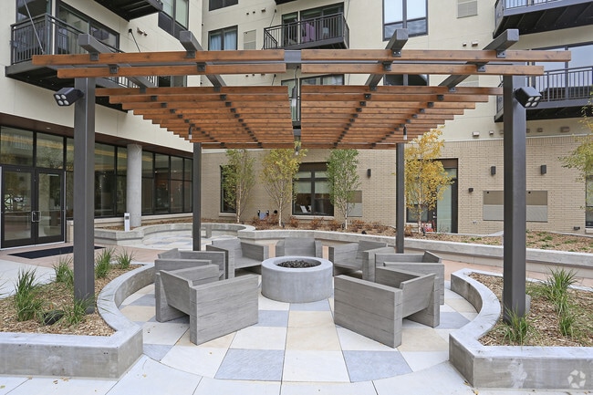 Firepit Lounge