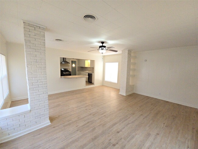 Photo - 2705 S Crockett St