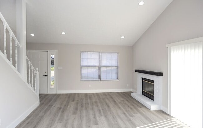 Building Photo - Yorktowne Farms Community Rental