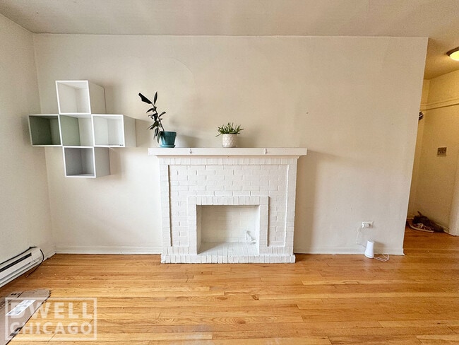 Photo - 727 W Roscoe St Unit 2