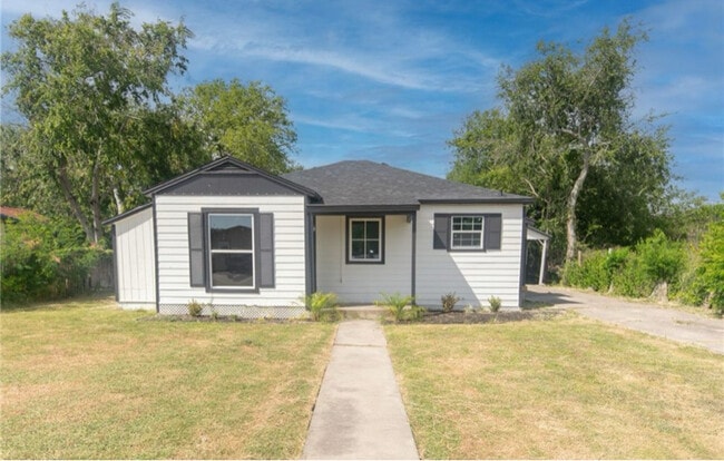 Photo - 1367 Normandy Dr Casa