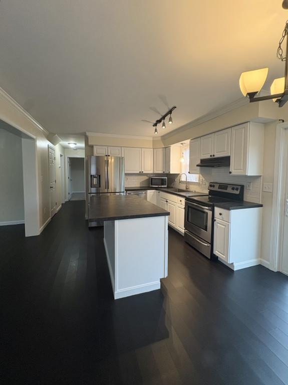 98 Lincoln St