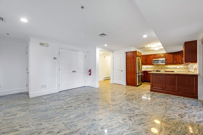 Photo - 2132 Linwood Ave Unit 1st floor