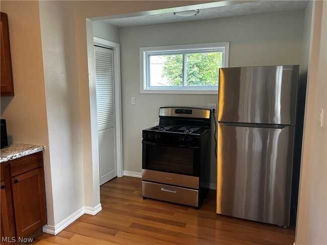 Photo - 3383 W 128th St