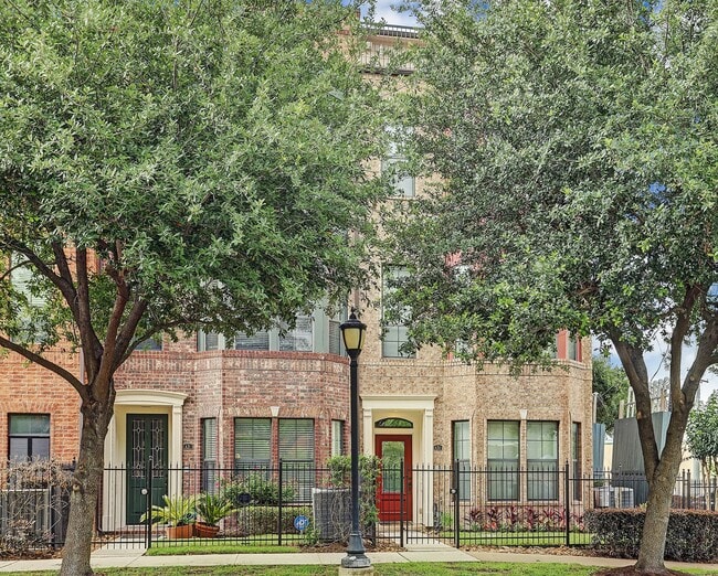Building Photo - 2110 Shearn St Unit 20A
