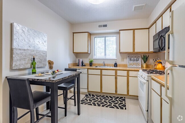 2BD, 1.5BA - 1,050SF
