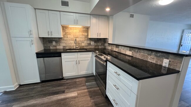 Building Photo - 2462 Brazilia Dr Unit 54 Rental