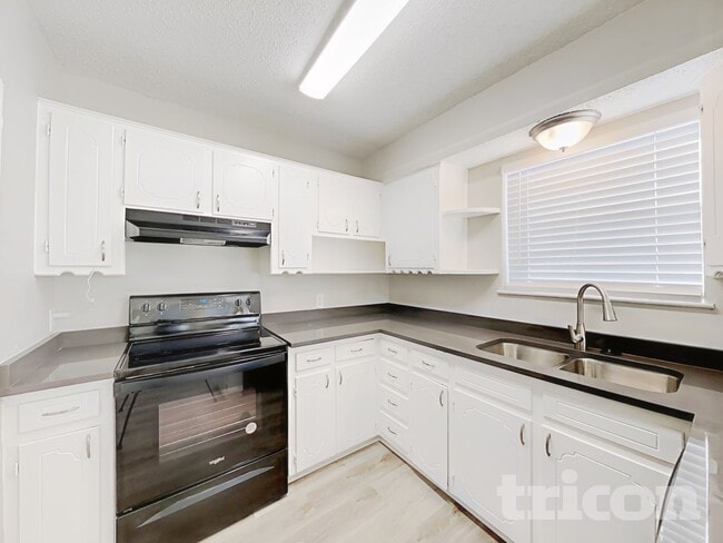Photo - 155 Bellvue Dr