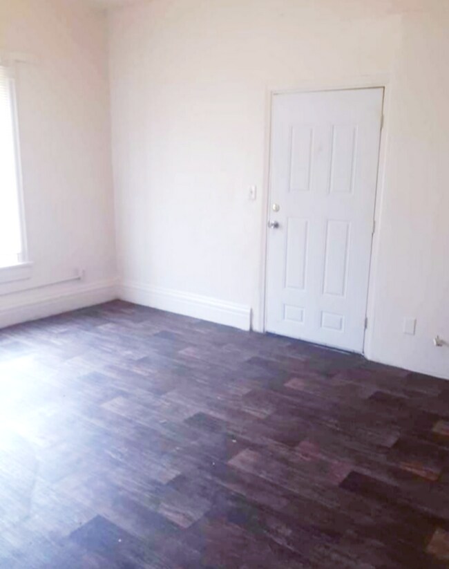 Living Room - 650 N Arthur Ave Apartments Unit 650 N Arthur