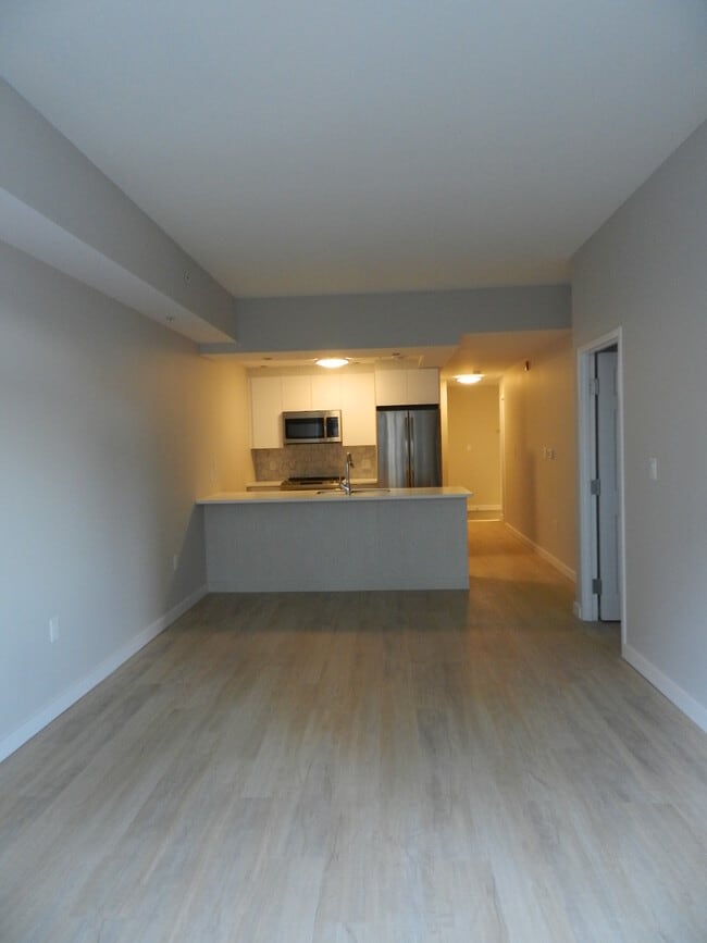 Building Photo - WELCOME TO THE UPSIDE - ONE BEDROOM PLUS DEN APARTMENT AVAILABLE Unit 302