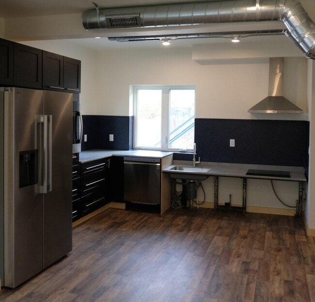 Photo - 1029 Pierpont Ave Unit 2
