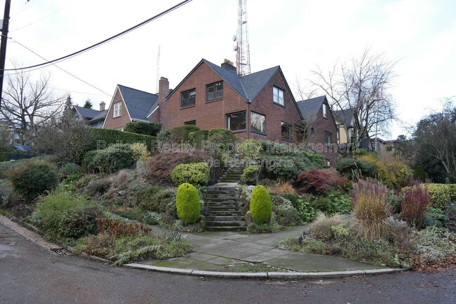 Building Photo - 1403 2nd Ave N