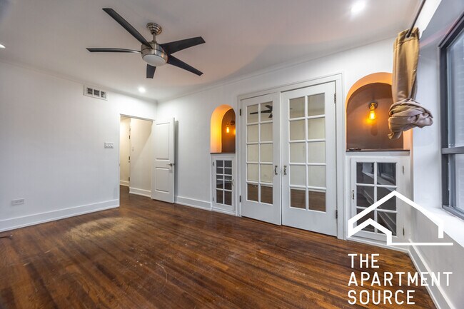 Photo - 3716 W Belmont Ave Unit 2