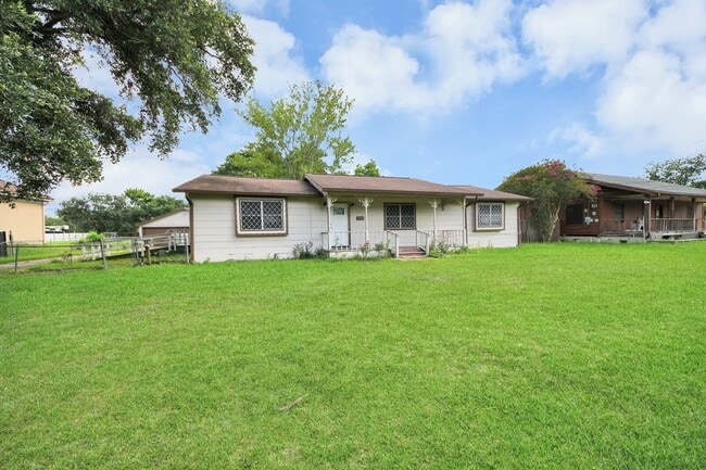 Photo - 535 Pampa St