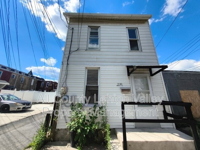 Building Photo - 1141 Emmett St