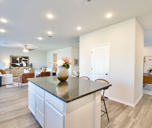 Photo - 11229 Solar St