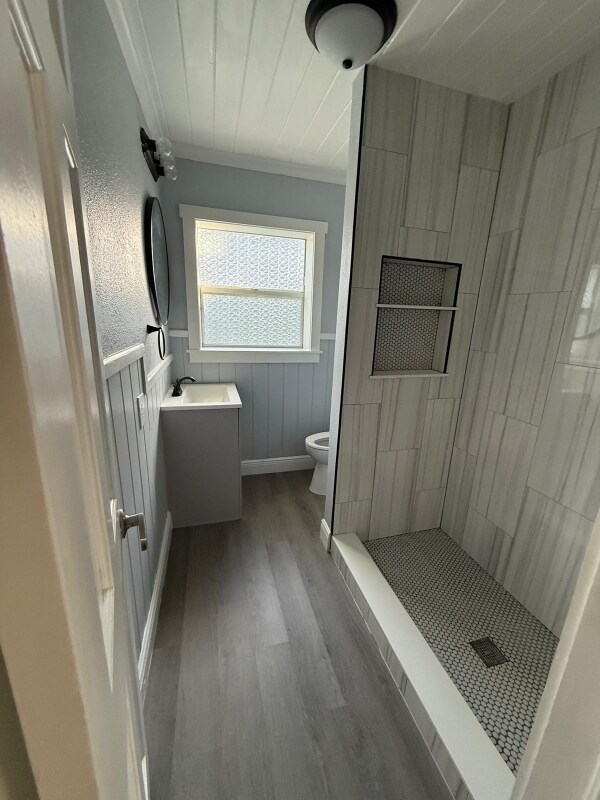 Photo - 320 E Oak St