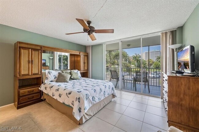 Building Photo - 3 Bluebill Ave Unit 207