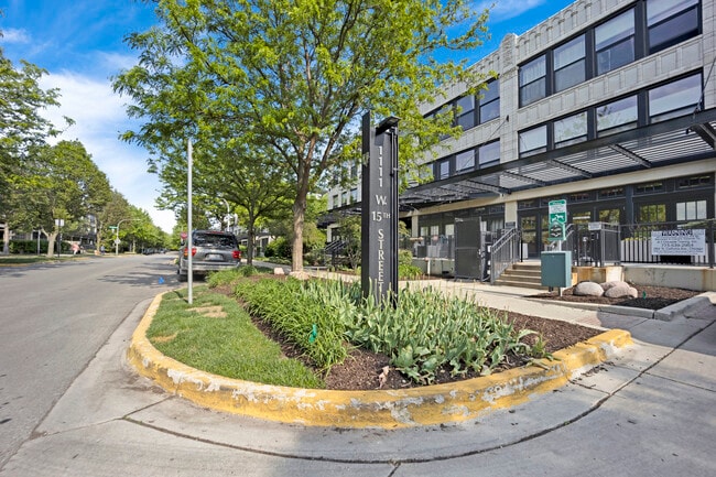 Building Photo - 1111 W 15th St