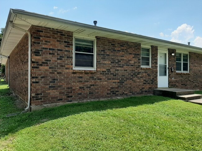 Building Photo - 2 Bedroom 1 Bathroom duplex near Missouri ... Rental