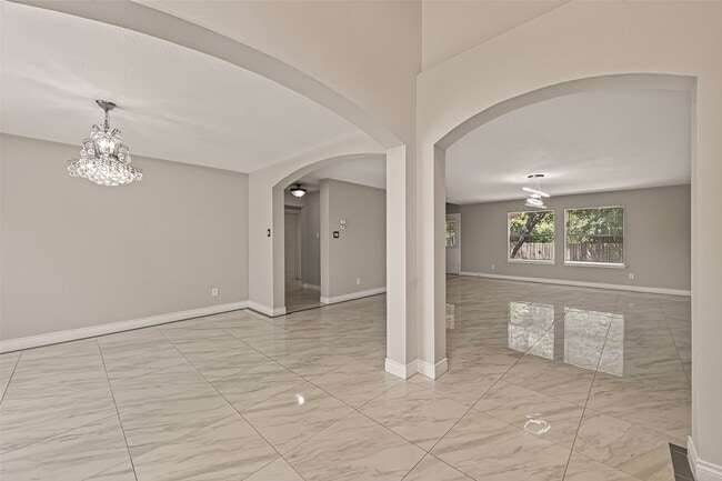 Photo - 6021 Whispering Lakes Dr