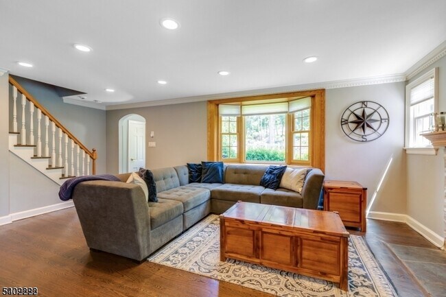 Photo - 328 E Cedar St