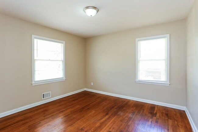 Photo - 2121 Cherry Ln