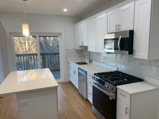 Photo - 303 Summit Ave Unit 1