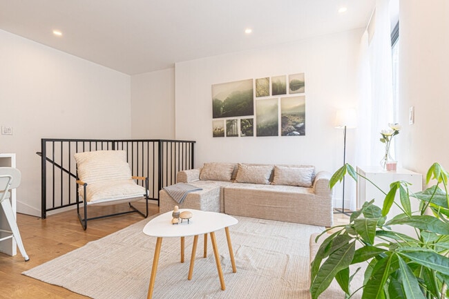 Photo - 251 Covert St. Unidad SI ID1515249P