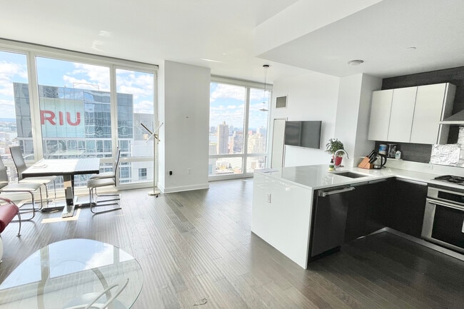 Building Photo - 247 W 46th St