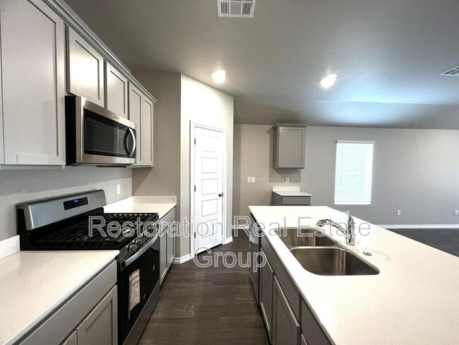 Photo - 2717 Dennis Dr