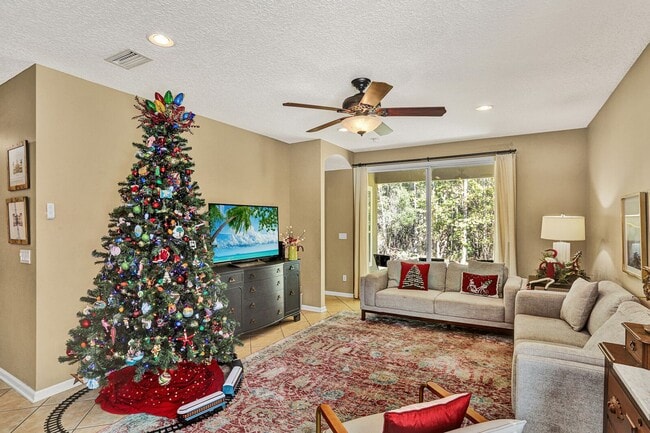 Photo - Great 4 bedroom/ 3 bathroom home in St Johns Golf and Country club for rent!