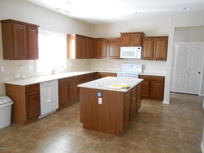 Photo - 29789 W Fairmount Ave