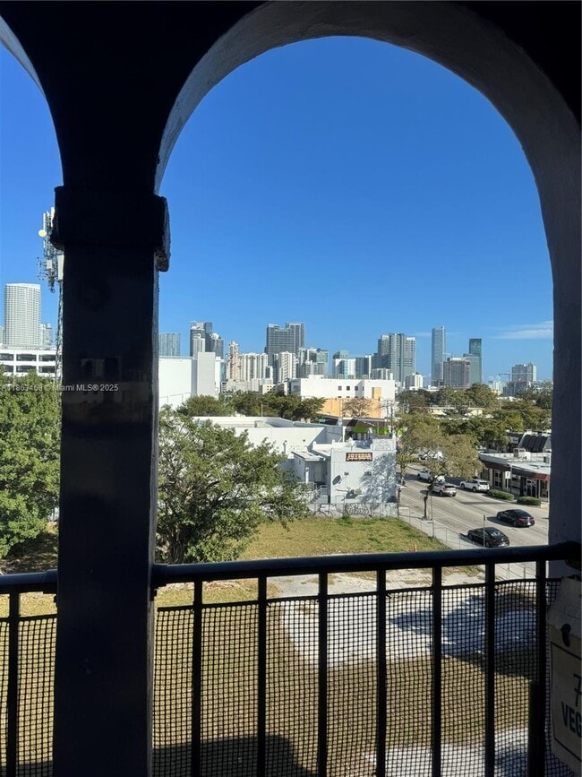 Photo - 777 SW 9th Ave Condo Unit 519