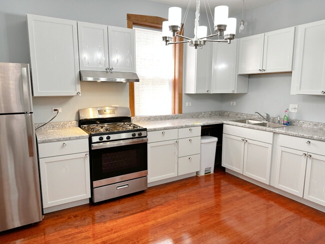 Photo - 2431 N Kostner Ave Unit 1