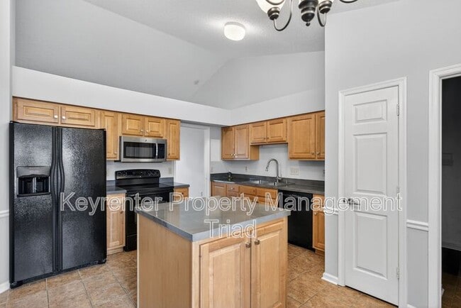 Photo - 10 Manor Ridge Ct