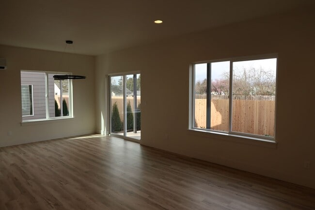 Photo - Seven Oaks Luxury Duplexes - New, Light, Bright, and Spacious!!