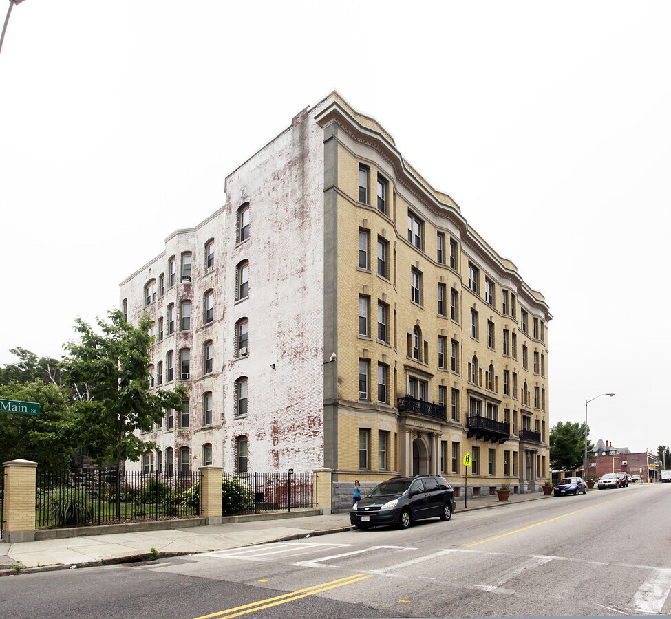 Photo - Standish Apartments
