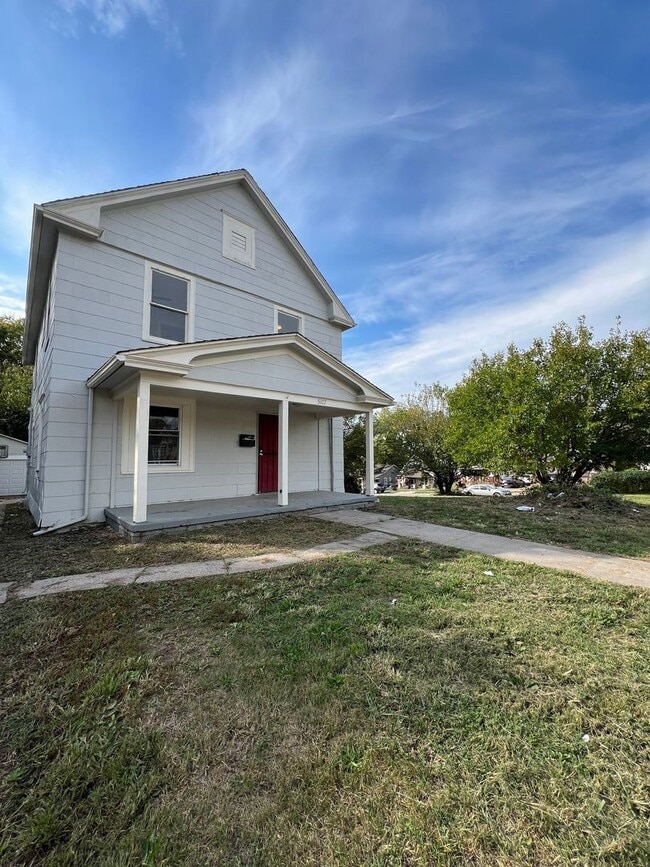 Building Photo - Updated 4-Bedroom Home with Plenty of Living and Storage Space!