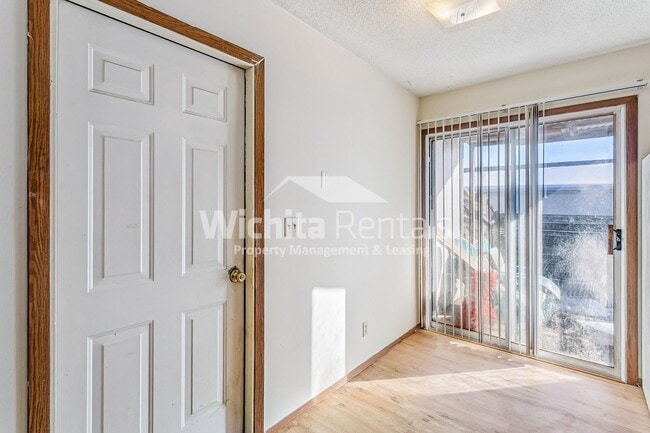 Photo - 3 bedroom 2 bath duplex in Derby