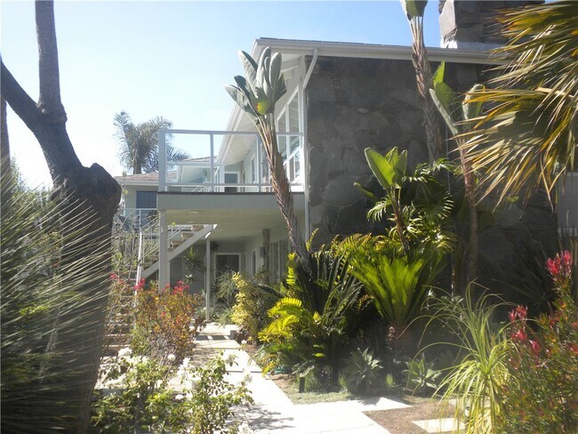 Photo - 372 Locust St