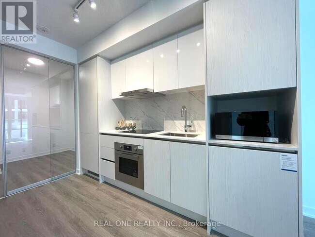 Photo - 180 Front St E Unité 711